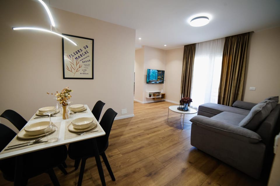 Matisse No23 - Luxury One Bedroom Apartment With Parking Apartment in Tirana