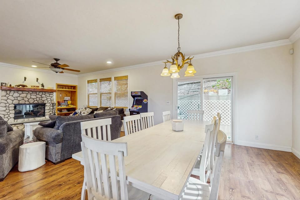 Walk to Lake Arrowhead! Family Home w/ Games House in Lake Arrowhead