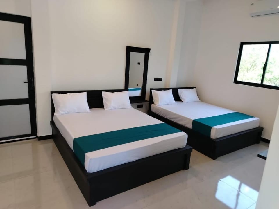Bed, Photo of the whole room, Bedroom, air conditioner