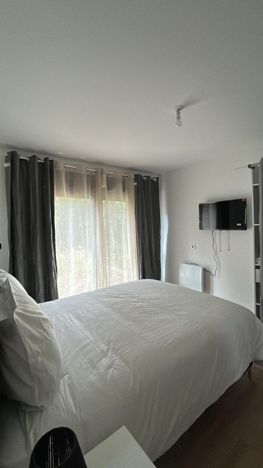 Adar 01 Apartment in Nantes