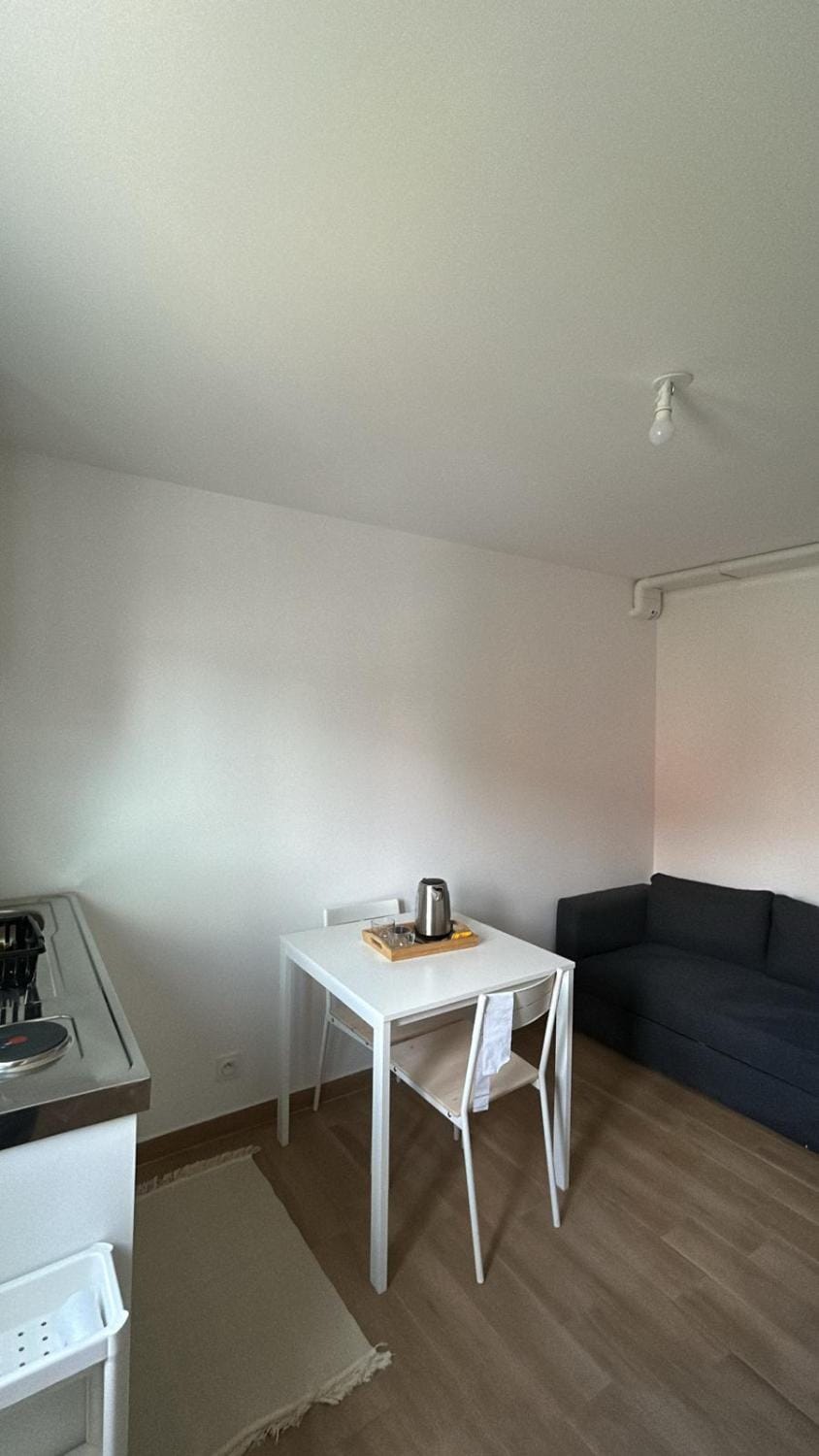 Adar 01 Apartment in Nantes
