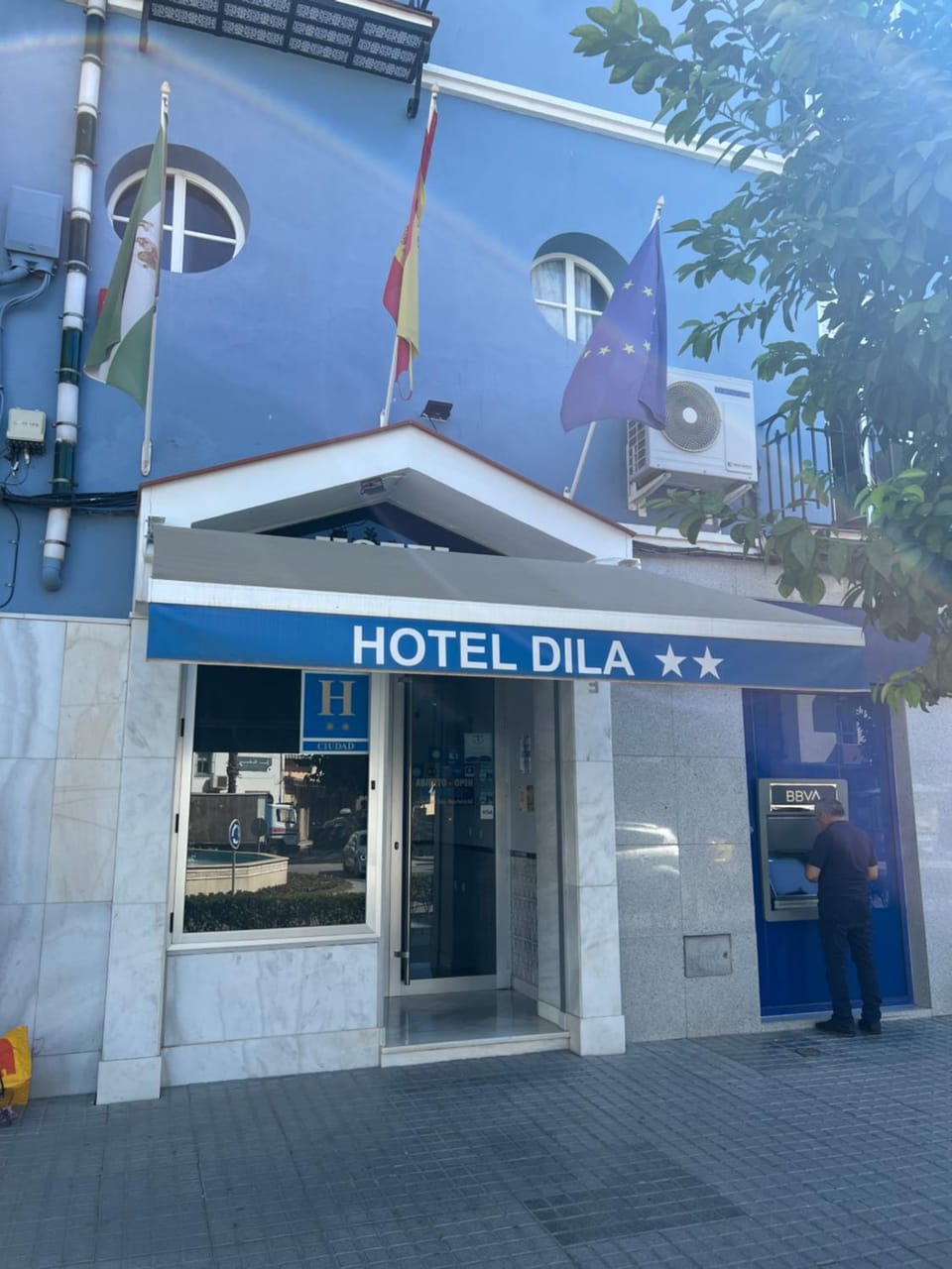 Facade/entrance