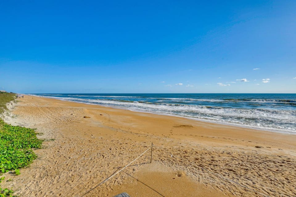 Steps to Beach: Palm Coast Escape w/ Resort Perks! House in Palm Coast