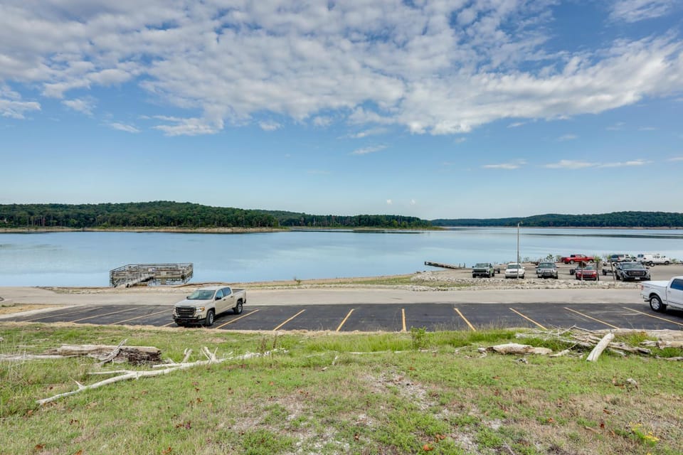 Fish, Boat & Hike: Norfork Lake Studio Near Marina Apartment in Norfork Lake