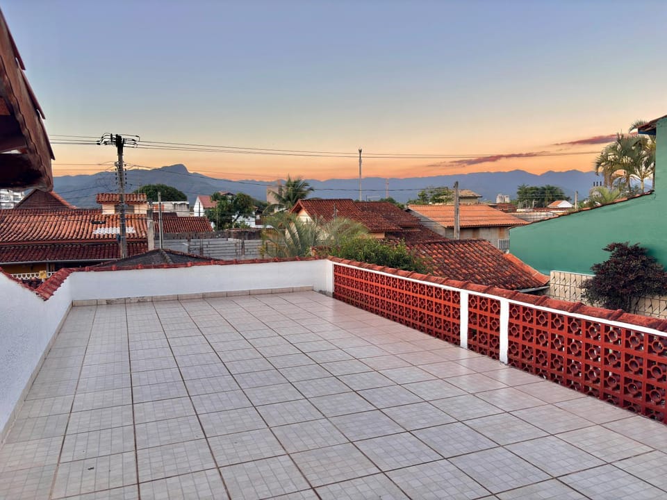 Casa com piscina na praia das palmeiras House in Caraguatatuba