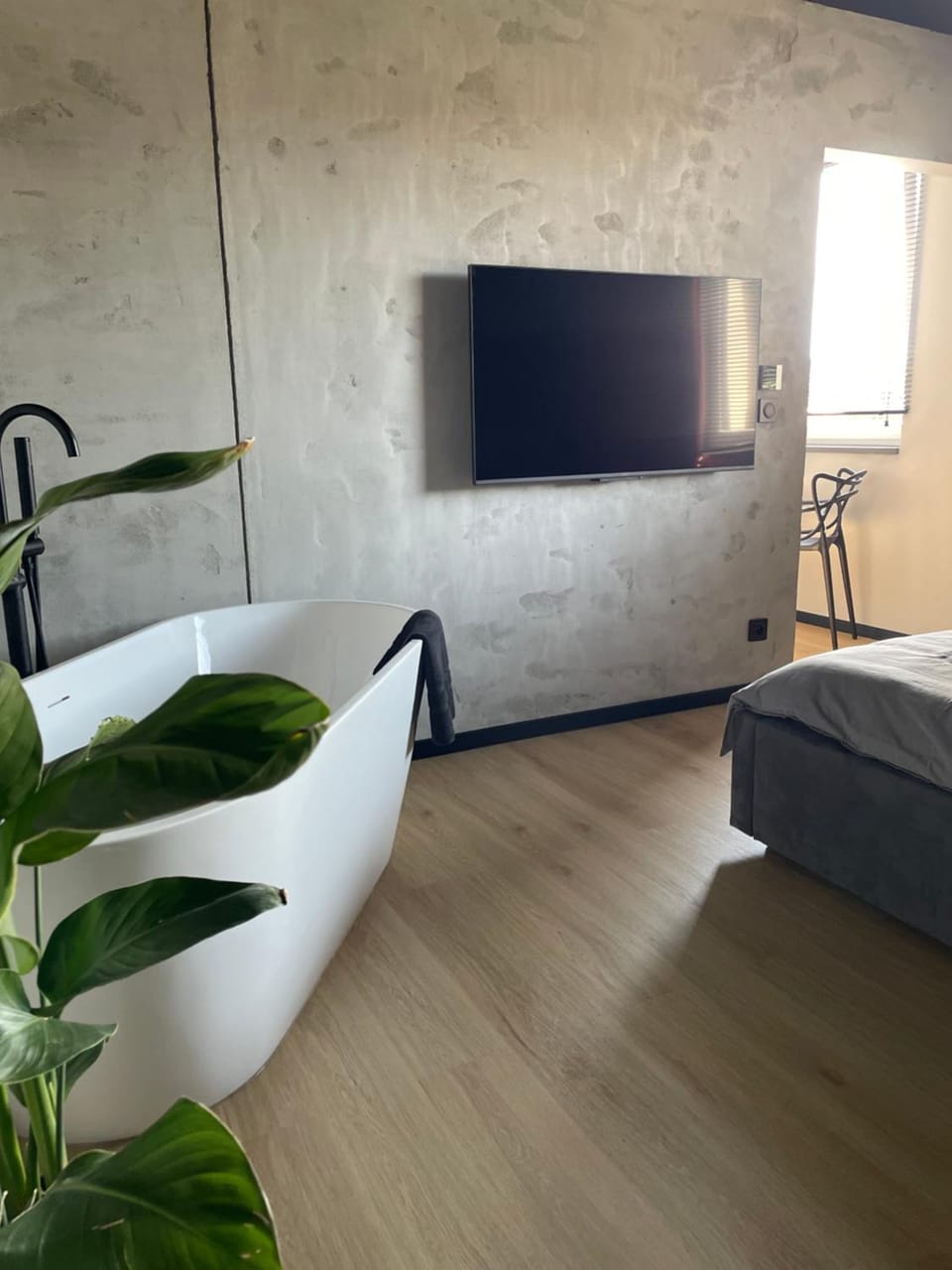 TV and multimedia, Living room, Bath