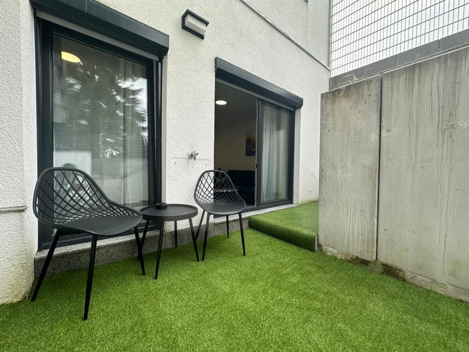 Patio, Day, Garden, Seating area, Garden view