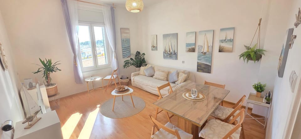Beach Side Holiday Apartment in Split-Dalmatia County