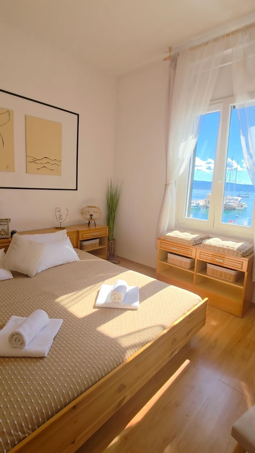 Beach Side Holiday Apartment in Split-Dalmatia County