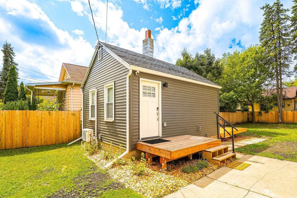 Pet Friendly Tiny Home w/ Deck: Close to MSU House in Lansing