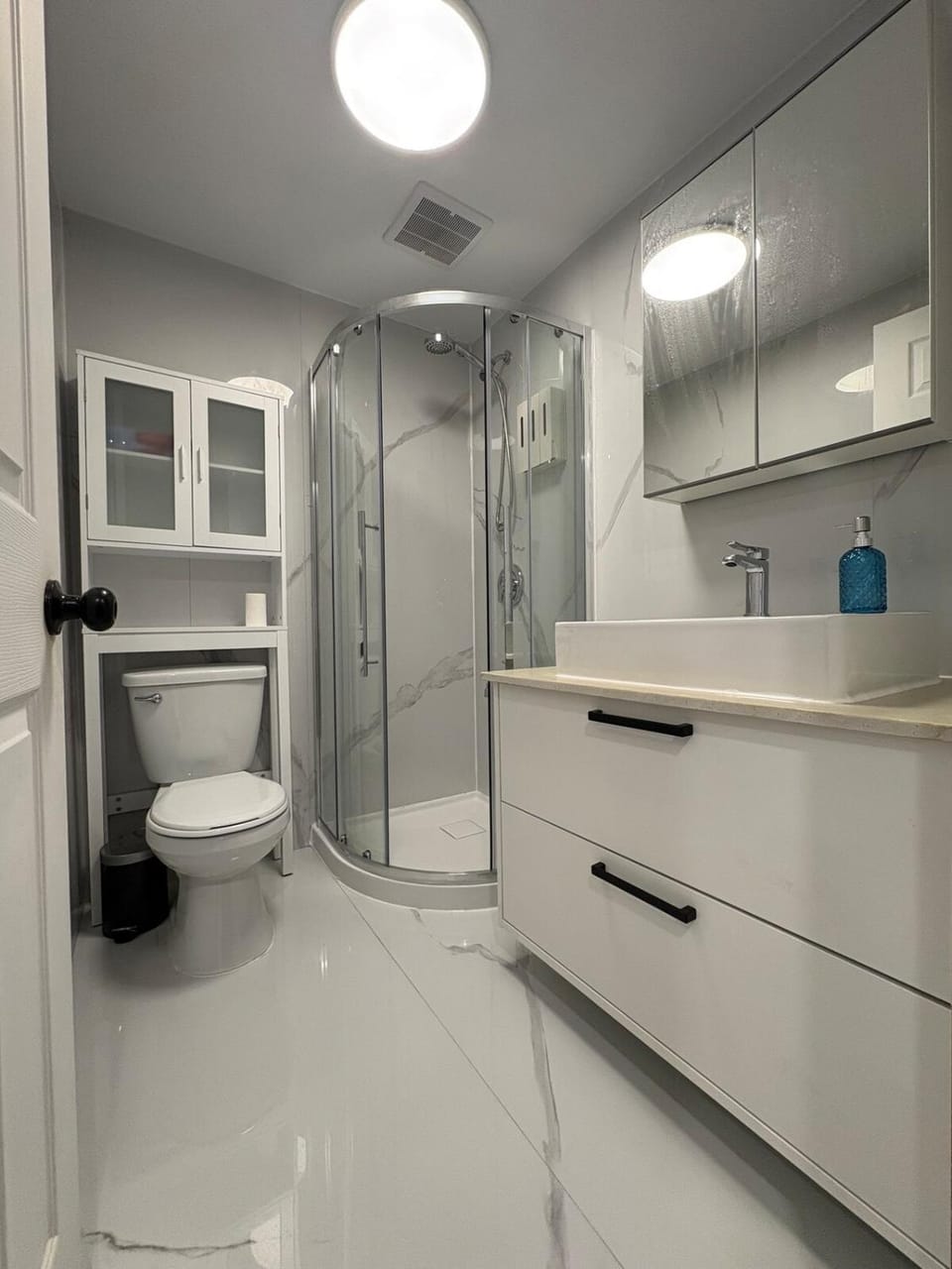 Shower, Toilet, Bathroom