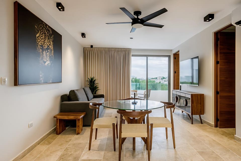 Living room, Dining area