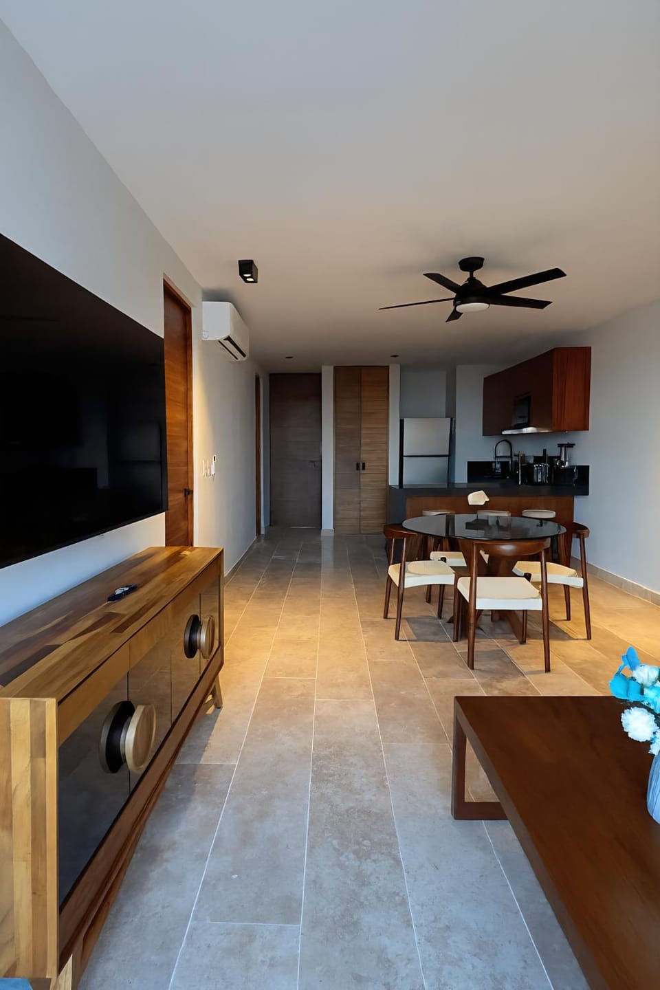 TV and multimedia, Kitchen or kitchenette, Dining area