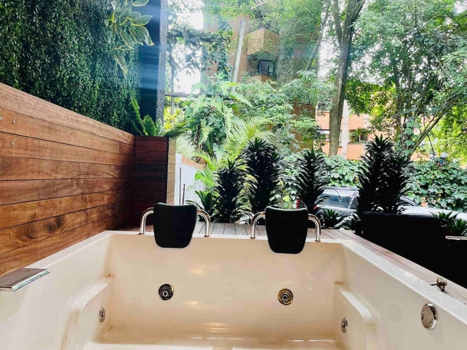 Casa Amsterdam with Jacuzzi in Poblado Medellín House in Medellin