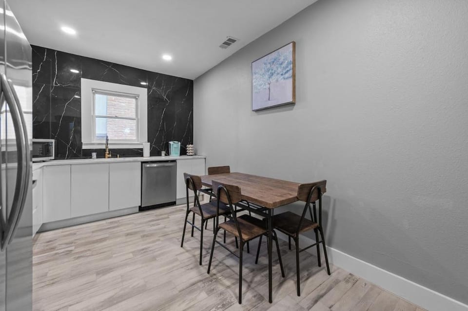 Heights Charm Cozy & Group Stay - Sleeps10 House in Houston