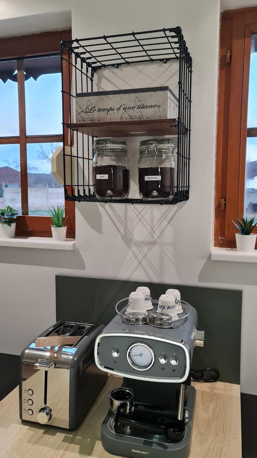 Coffee/tea facilities, toaster