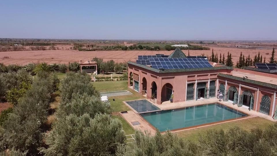 Villa de Charme avec Piscine, Hammam & Jardin Enchanté Villa in Marrakesh