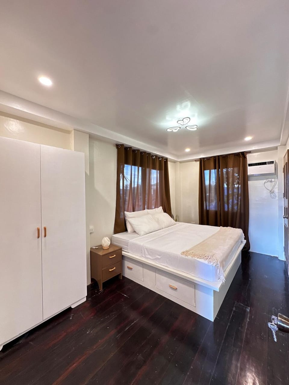 Bedroom, air conditioner