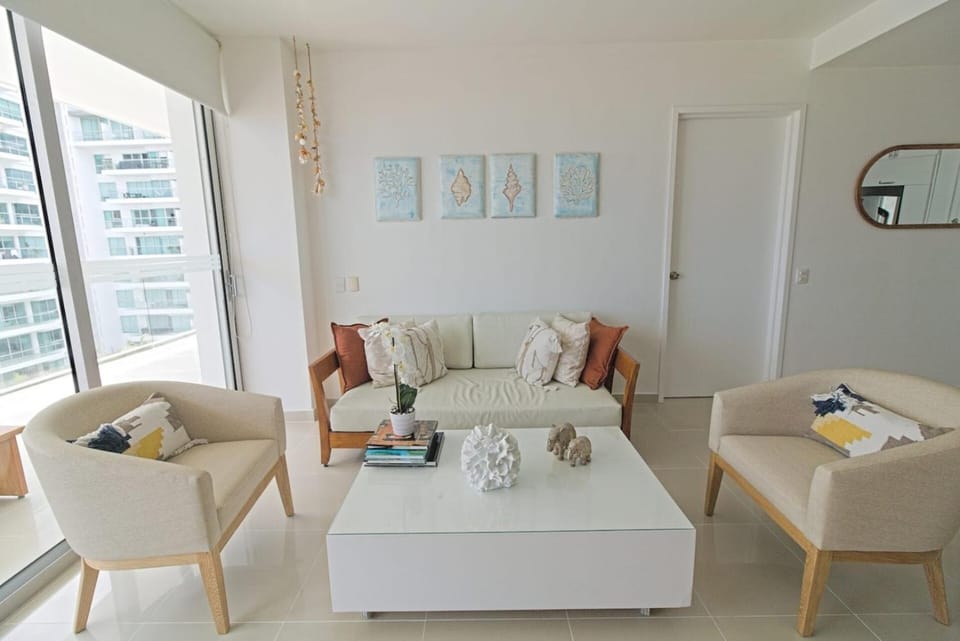 Beachfront Luxury 2BR - Pool, Balcony & Ocean Vie Apartment in La Boquilla