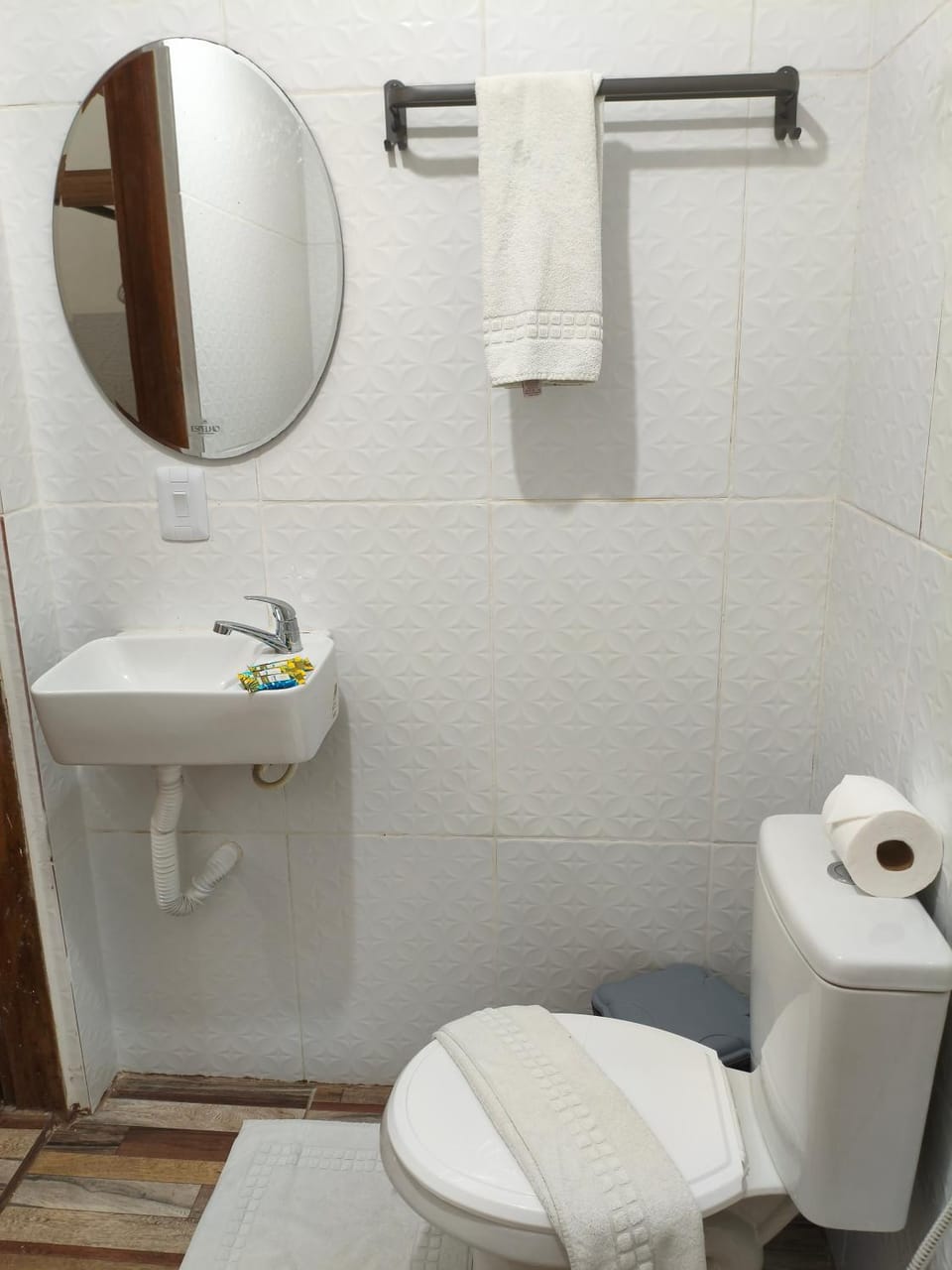 Toilet, Bathroom, towels