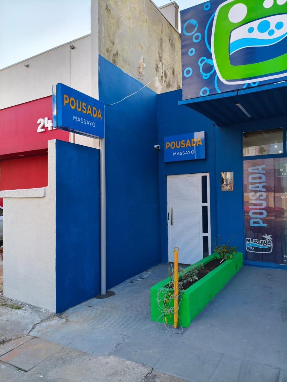 Facade/entrance