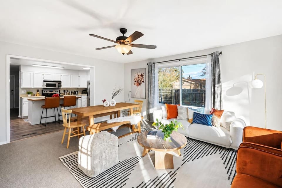 Modern Stay Home with Game Rooms, Near Olde Town Arvada House in Westminster
