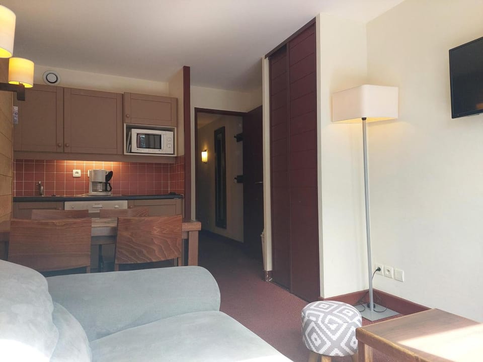 Studio confortable, ski aux pieds, balcon sud, 4 personnes - FR-1-346-586 Apartment in Landry