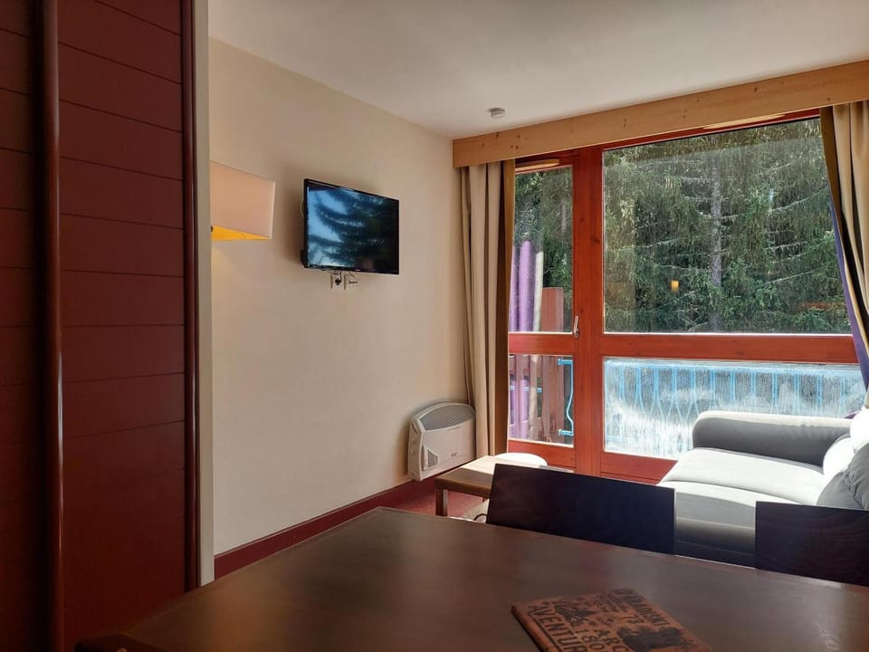 Studio confortable, ski aux pieds, balcon sud, 4 personnes - FR-1-346-586 Apartment in Landry