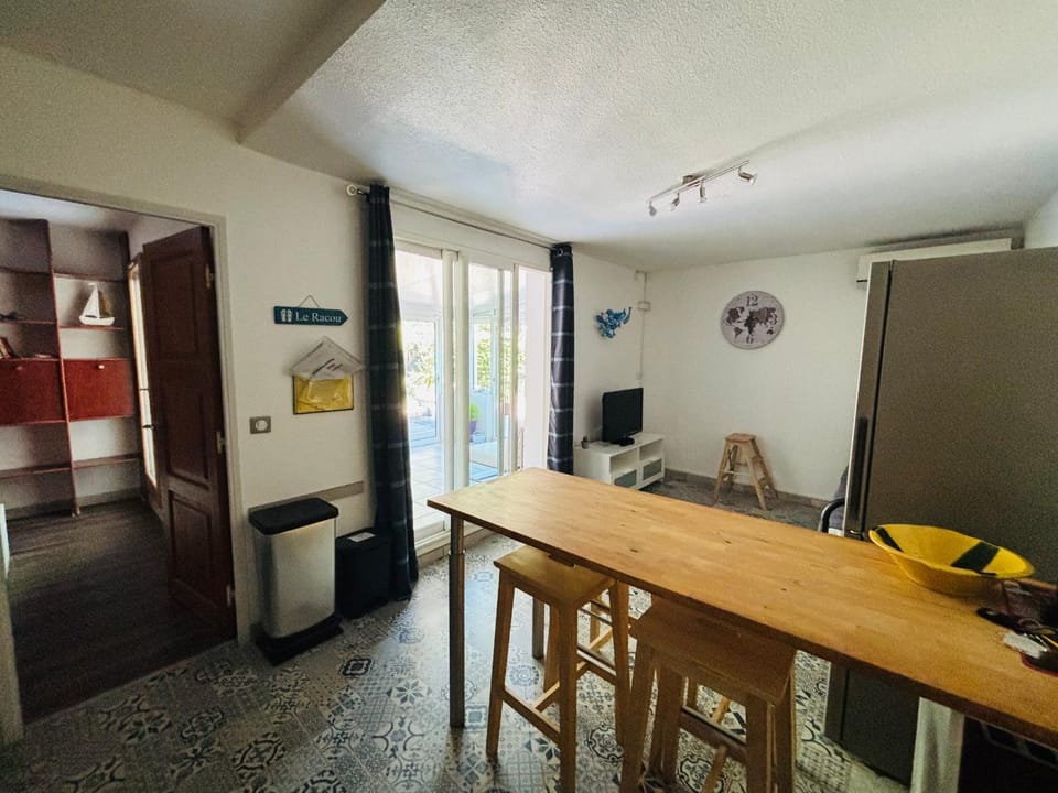 Appartement T2 avec Jardin et Parking Proche Plage Apartment in Saint-Cyprien