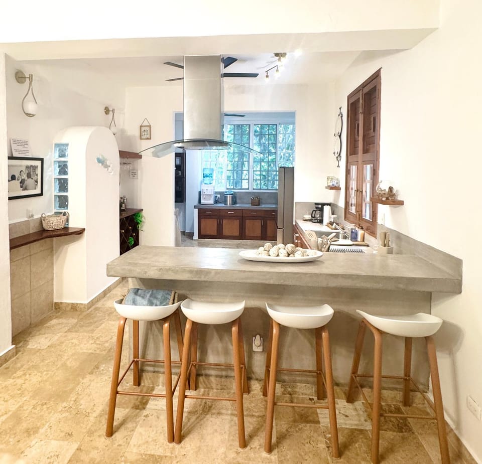 Luxury Playacar Villa - walk to beach & 5th Ave House in Playa del Carmen