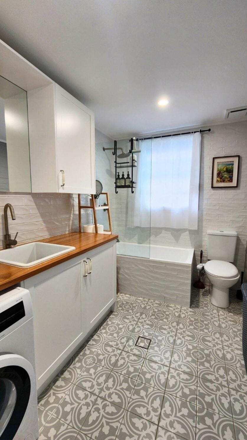 Toilet, Bathroom, Bath