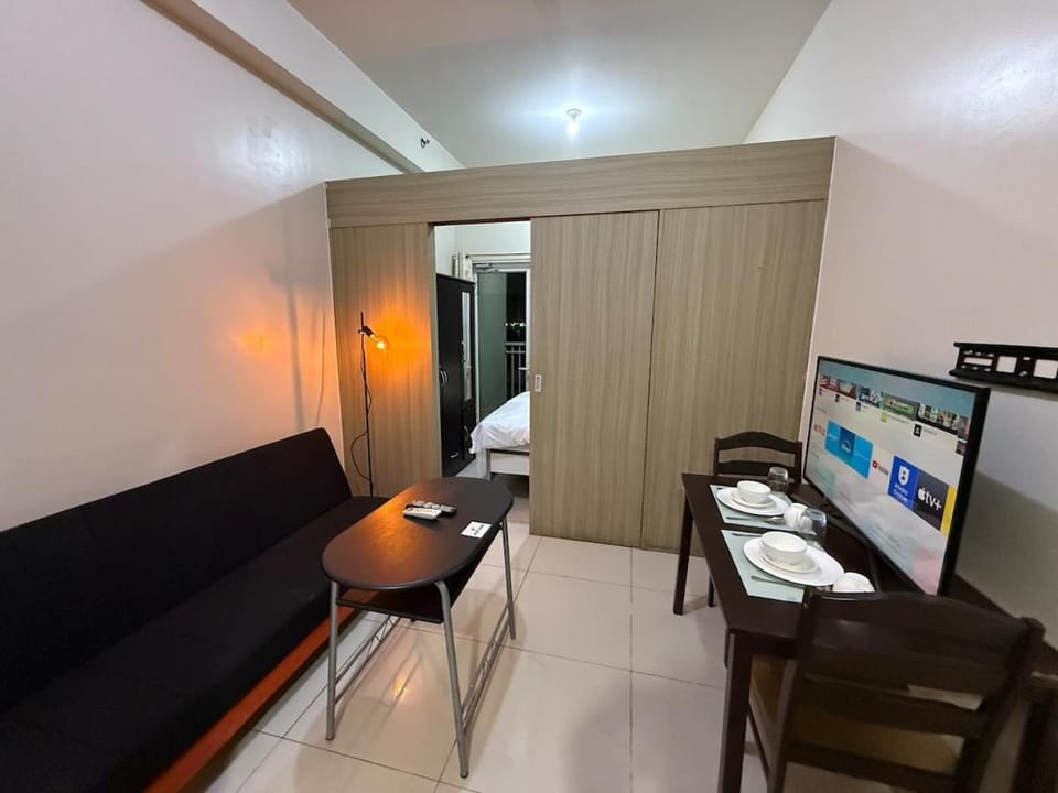 Pocco-breeze- inhouse pool Apartment in Pasay