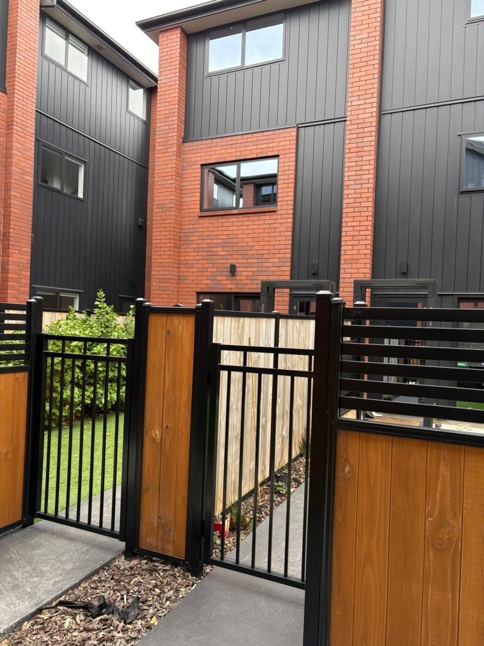 CBD Modern Townhouse 2 mins walk to ONE NZ Stadium 2 beds 2 baths Apartment in Christchurch