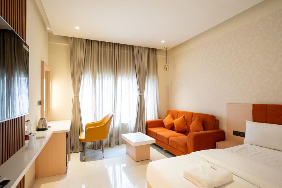 Communal lounge/ TV room