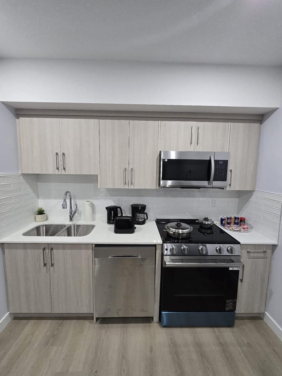 Kitchen or kitchenette