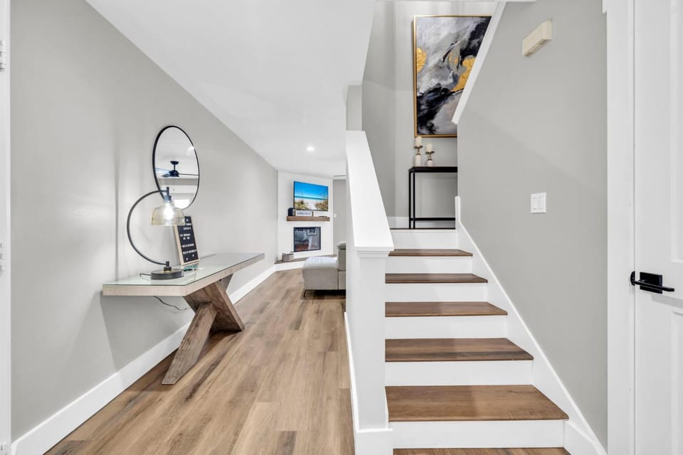 Destin Harbor Haven canal views, sleeps 8, pet friendly, near beach House in Destin