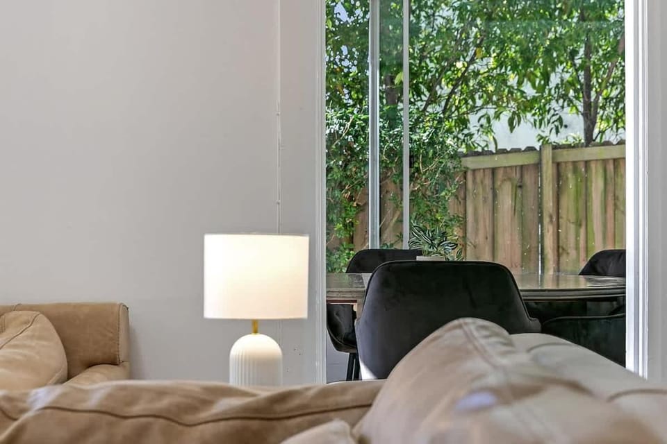 Mosman Hideaway w Waterview Spacious Apartment in Sydney