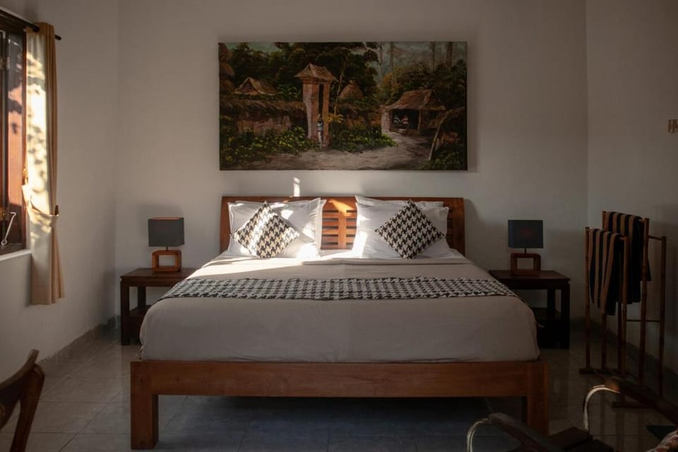 Manto's Place - Canggu 3BR with Workspace & Garden House in North Kuta