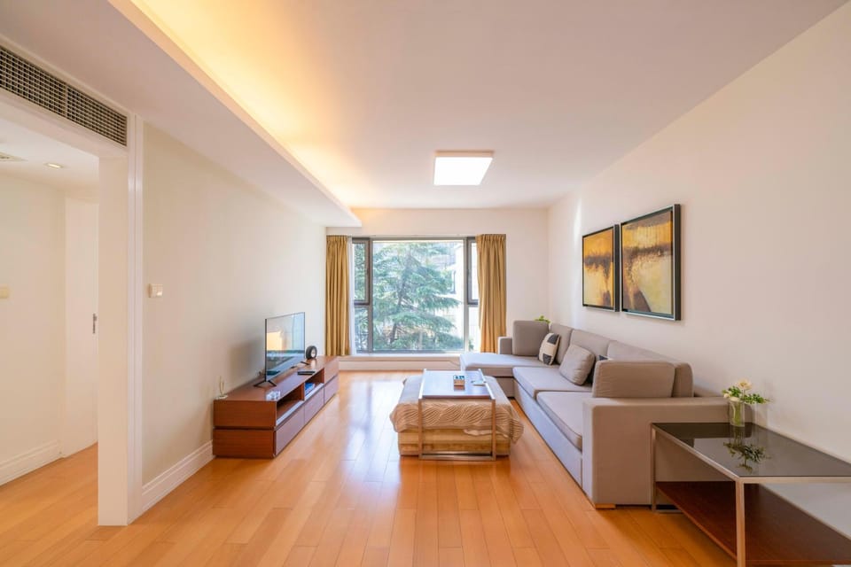 Cozy 2 Bedroom 1 Living Apartment Yongxin Century Xujiahui Apartment in Shanghai