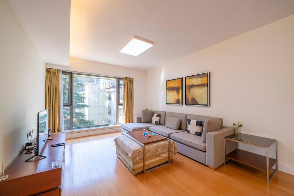 Cozy 2 Bedroom 1 Living Apartment Yongxin Century Xujiahui Apartment in Shanghai