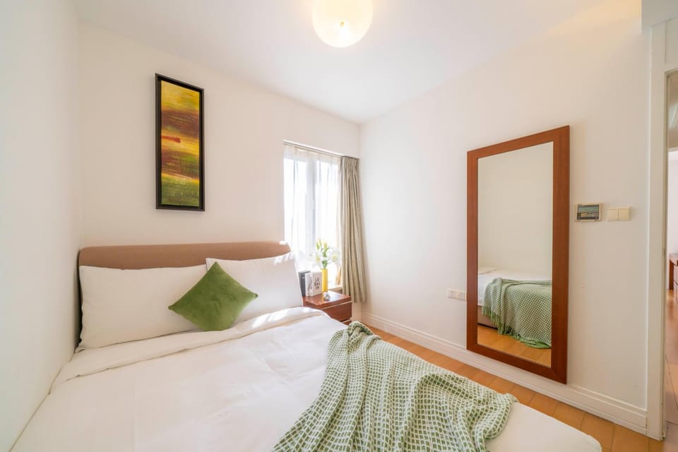 Luxury 2 Bedroom Apartment Xujiahui Shopping District Apartment in Shanghai
