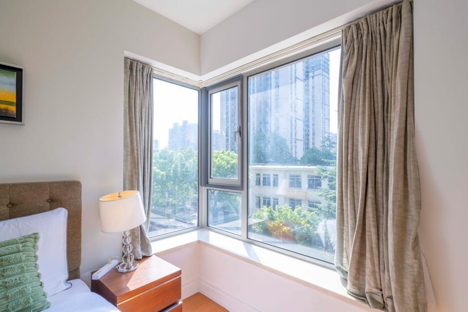 Luxury 2 Bedroom Apartment Xujiahui Shopping District Apartment in Shanghai