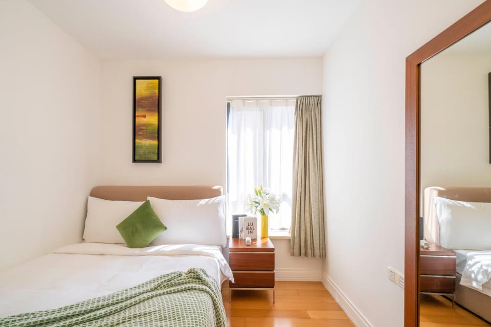 Luxury 2 Bedroom Apartment Xujiahui Shopping District Apartment in Shanghai