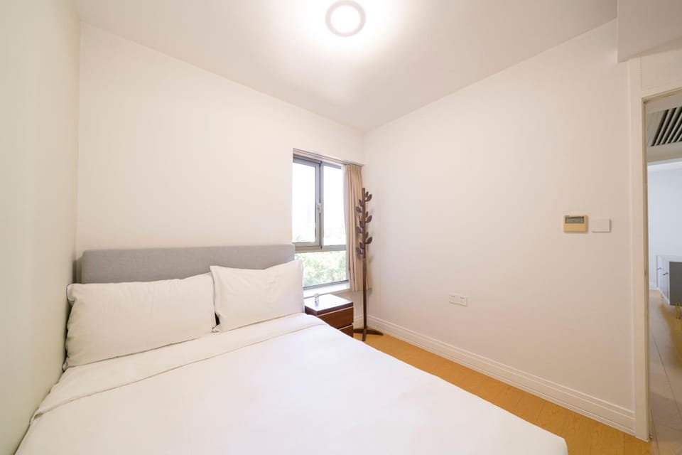 Modern 2BR 1 Living Room Suite Near Xujiahui Metro Apartment in Shanghai