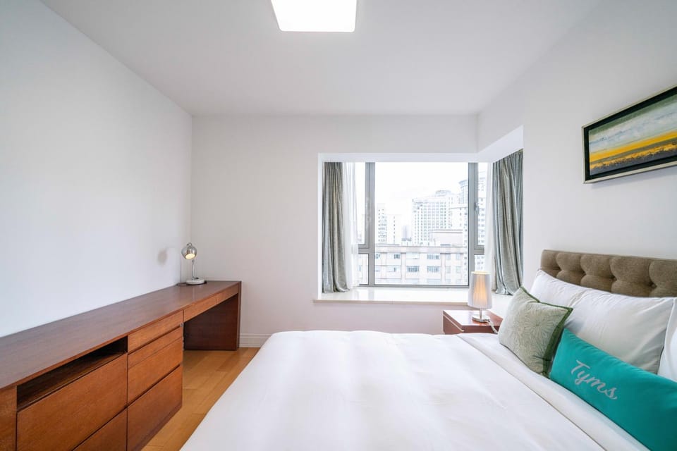 Family Friendly 2 Bedroom Apartment Xujiahui Center Apartment in Shanghai