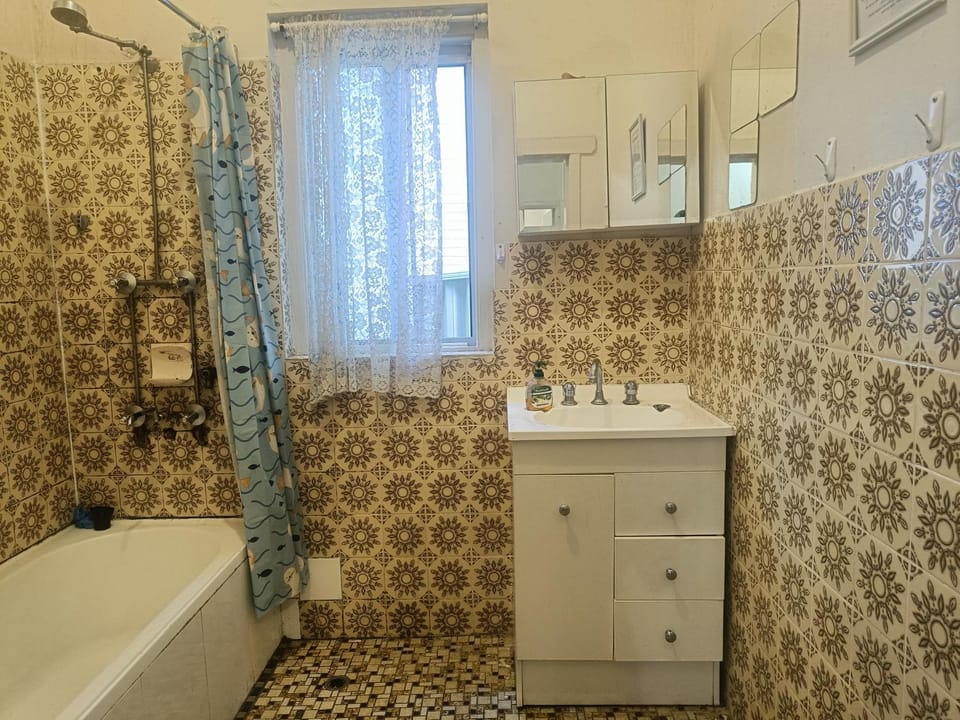 Easy Triple Room in Earlwood - EW1 Vacation rental in Sydney