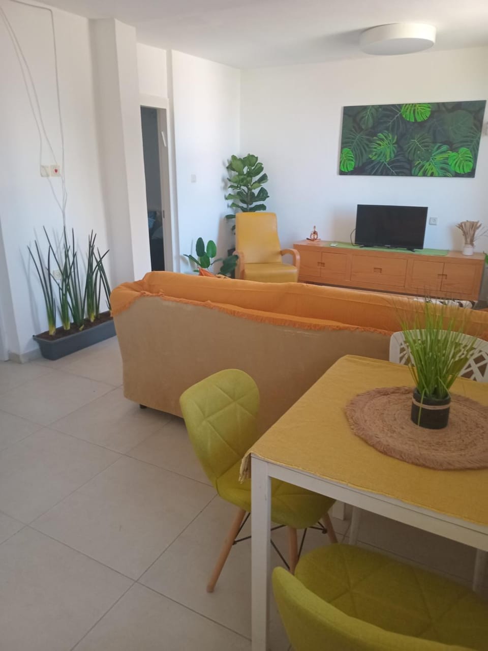 מון Apartment in South District
