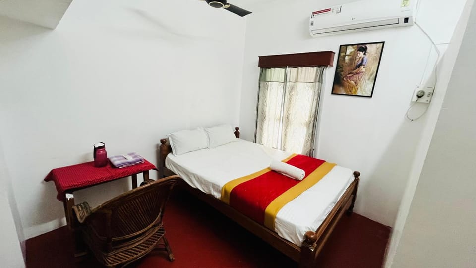 Bed, Photo of the whole room, Bedroom, air conditioner