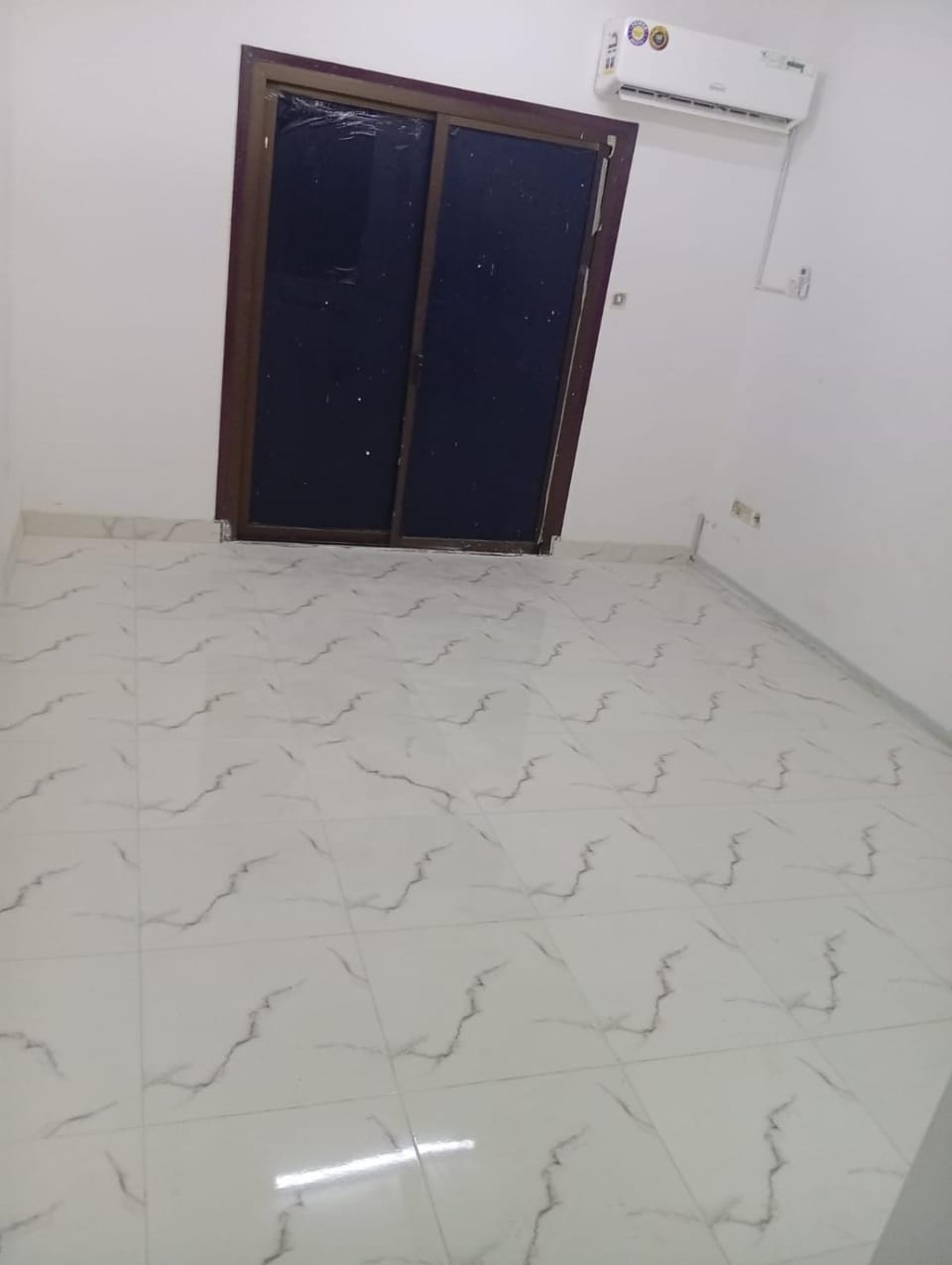 ستوديوهات اول ساكن في الخوير للإيجار الشهري First-resident studios in Al Khuwair for monthly rent Apartment in Muscat