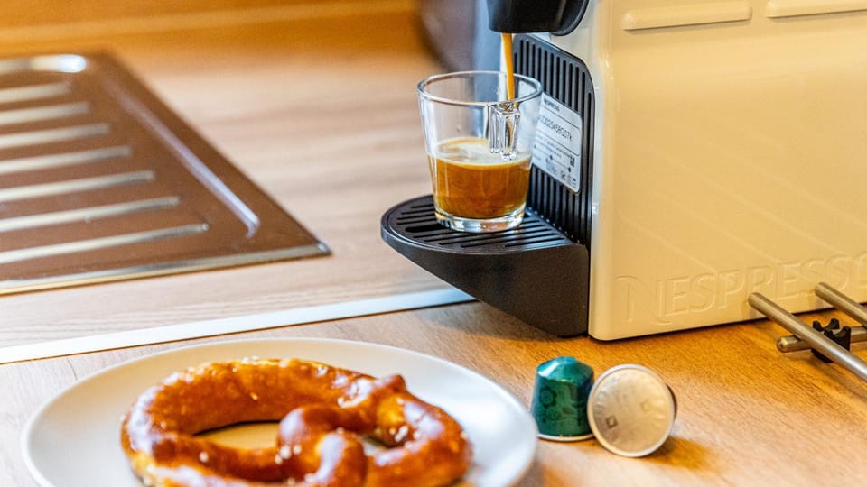 Coffee/tea facilities, Breakfast